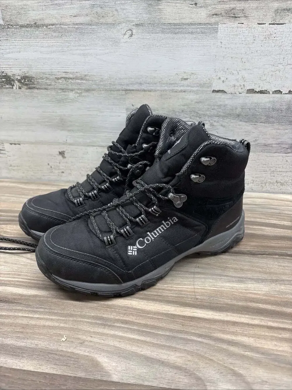 Columbia Men's Boots Size 10.5 Omni Grip Waterproof Techlite Black/Graphite